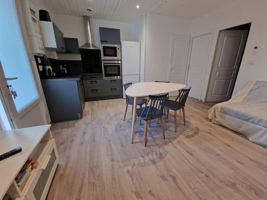Superbe Appartement Renove A Neuf Centre Bourg Brem Sur Mer Exterior foto